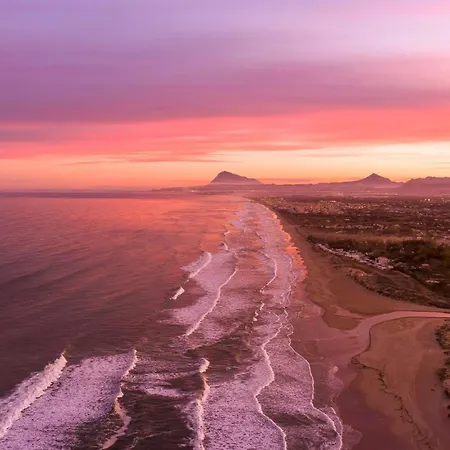 Golden By On Travel * Oliva